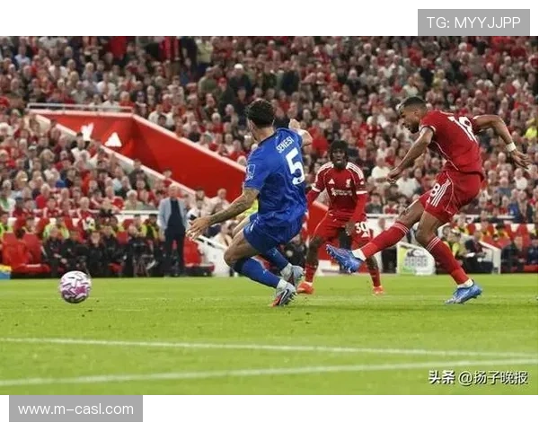 索博斯洛伊角球助攻梅开二度，范戴克头球破门得分